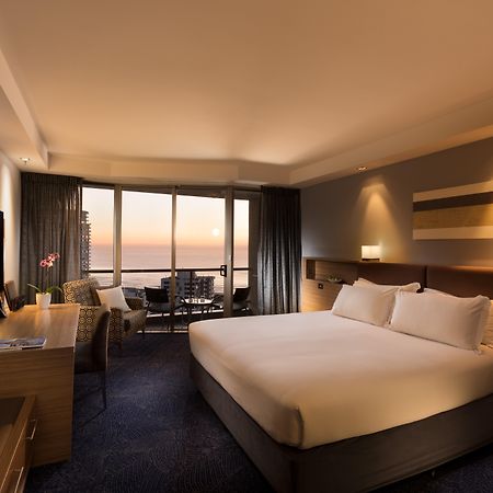 Sofitel Gold Coast Broadbeach Экстерьер фото A room at the Hilton Tel Aviv