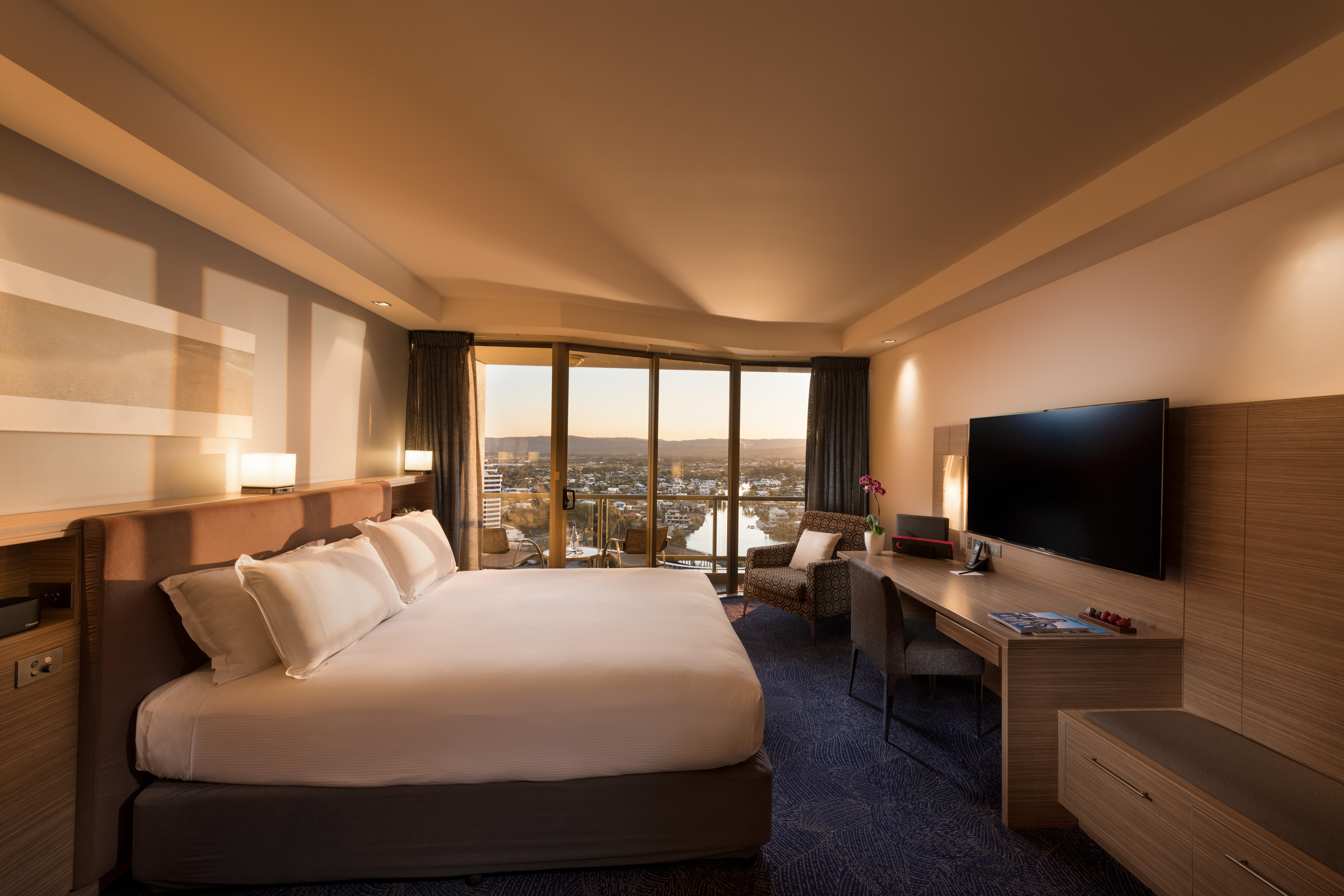 Sofitel Gold Coast Broadbeach Экстерьер фото A room at the Crowne Plaza Hotel