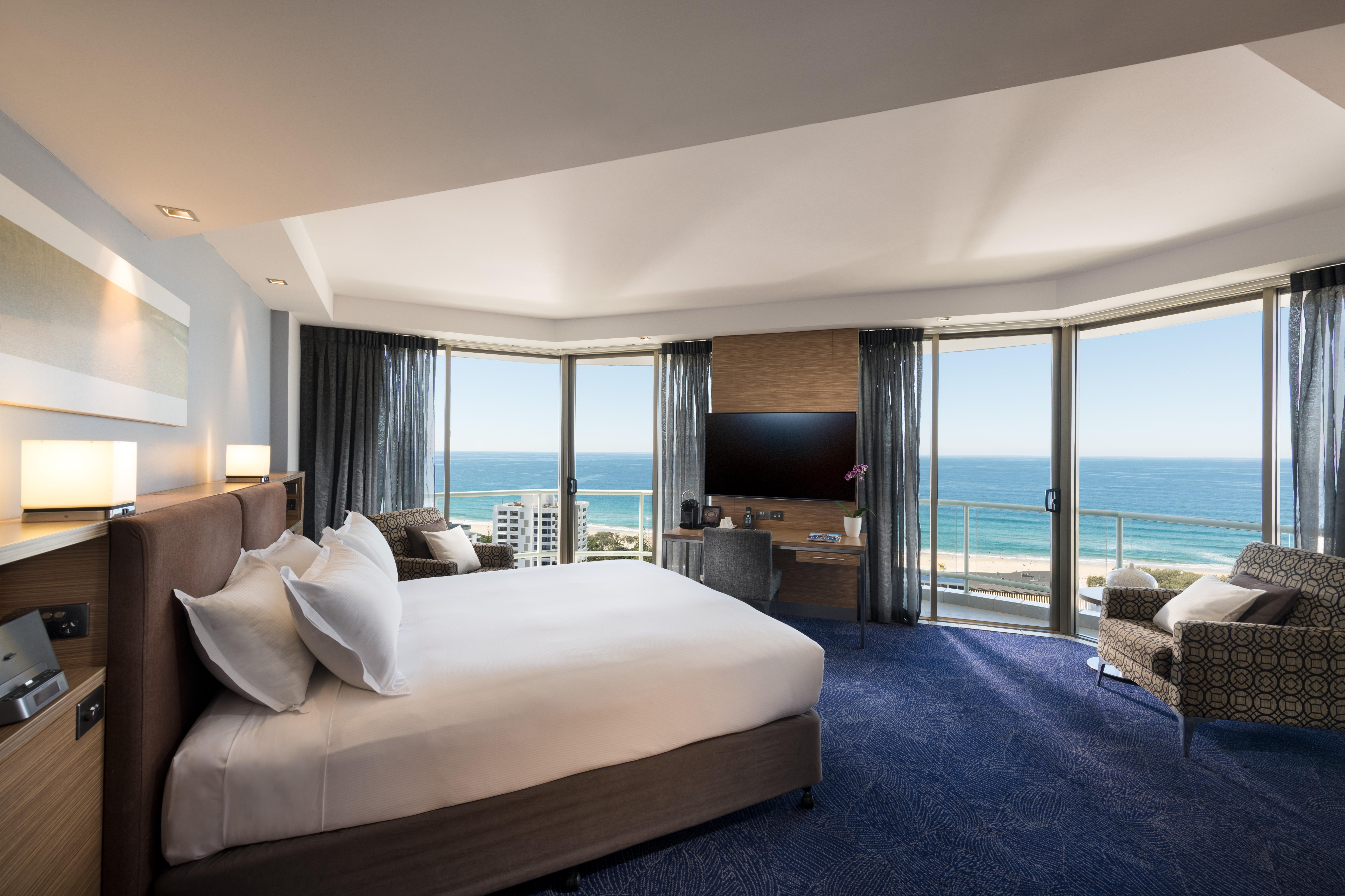 Sofitel Gold Coast Broadbeach Экстерьер фото A bedroom at the W Hotel, Gold Coast