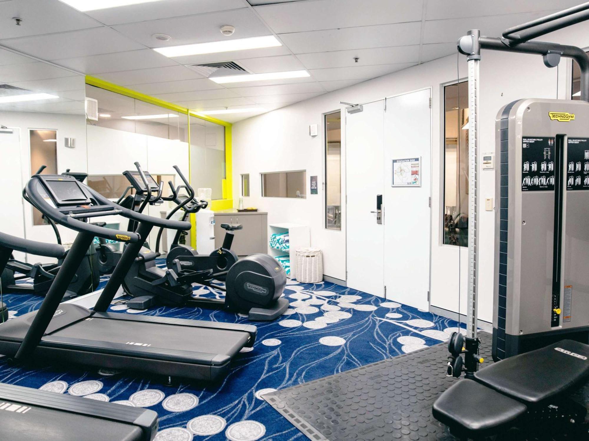 Sofitel Gold Coast Broadbeach Экстерьер фото The gym on board