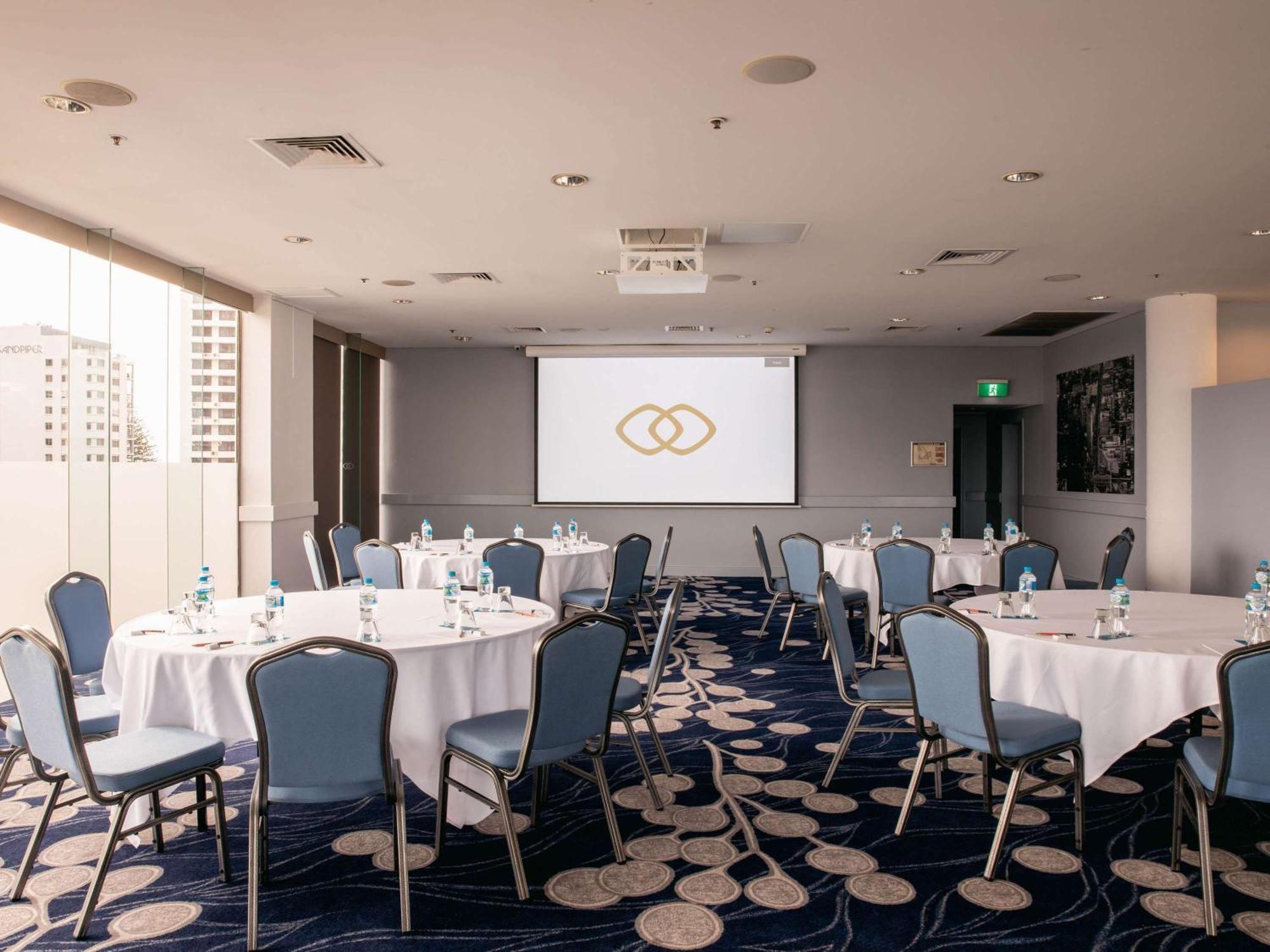 Sofitel Gold Coast Broadbeach Экстерьер фото The meeting room at the hotel