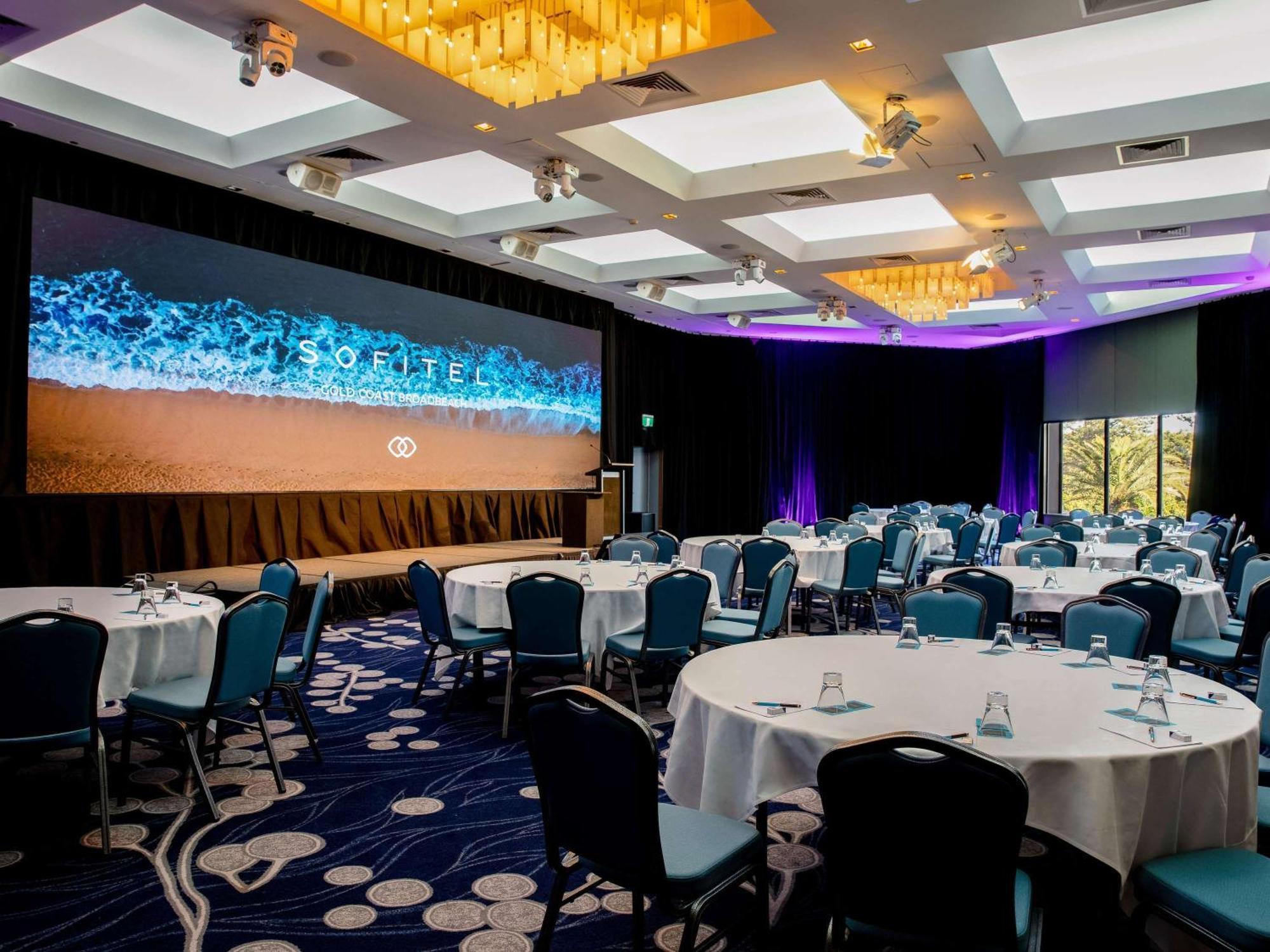 Sofitel Gold Coast Broadbeach Экстерьер фото The ballroom at the 2018 World Conference Centre