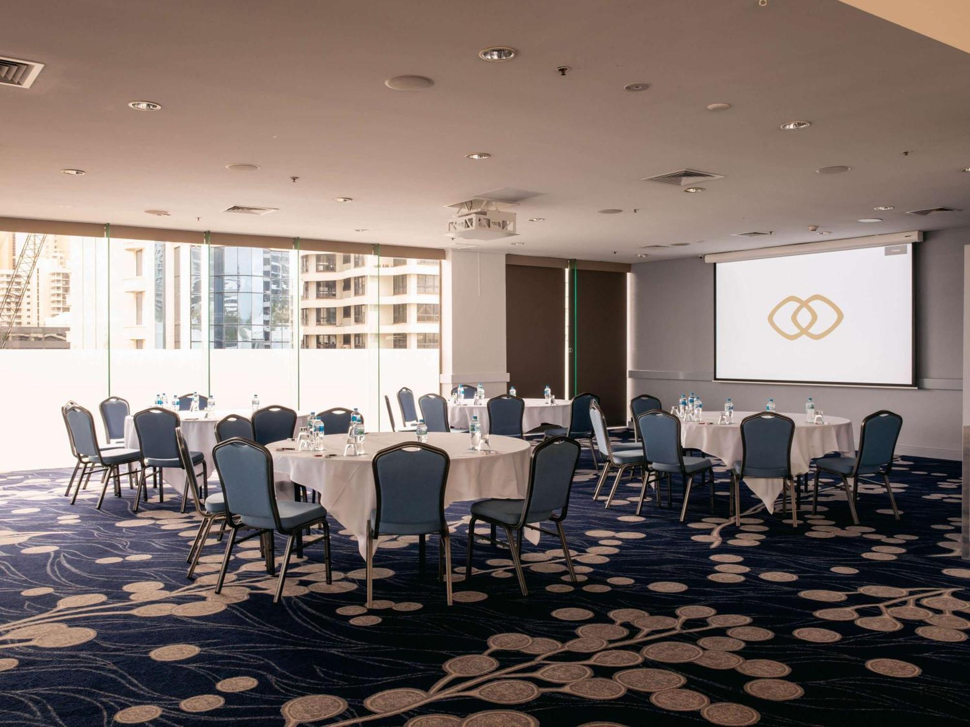 Sofitel Gold Coast Broadbeach Экстерьер фото The Club's boardroom