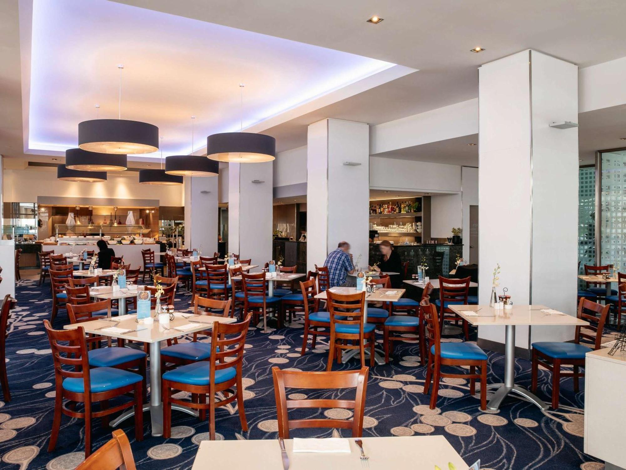 Sofitel Gold Coast Broadbeach Экстерьер фото The restaurant at the hotel